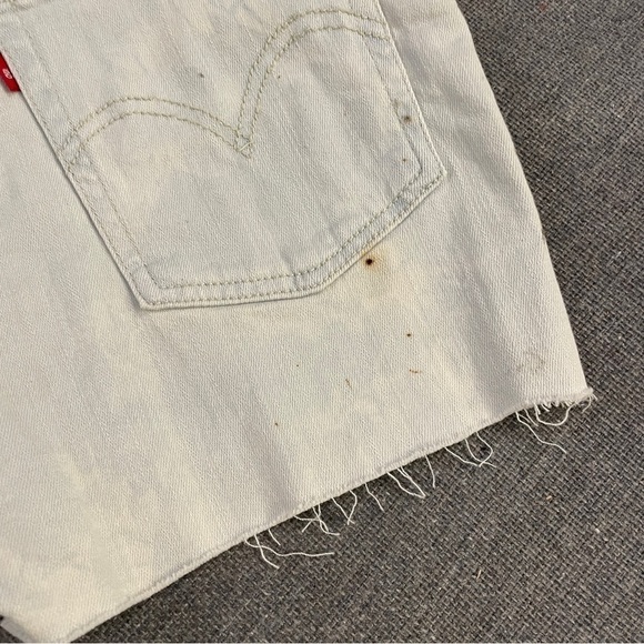 Levi’s High Rise Distressed Shorts NWT - Picture 8 of 10